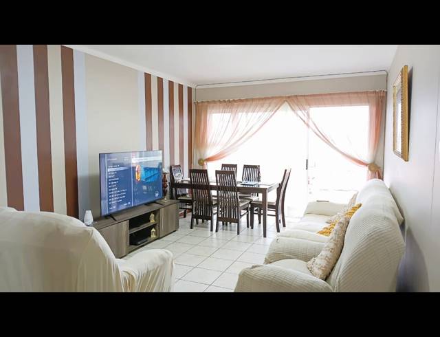 2 BEDROOM FLAT FOR SALE IN BLUFF